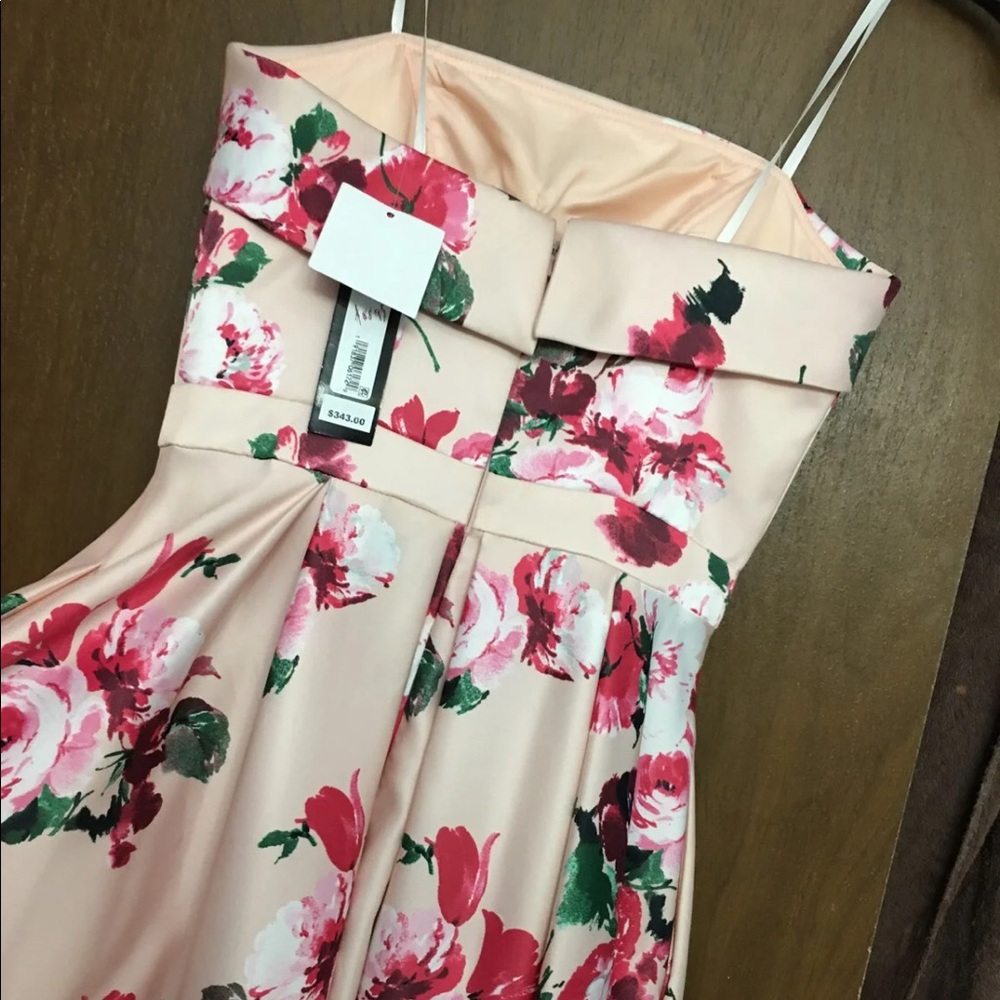 Dress - Picture 3 of 4